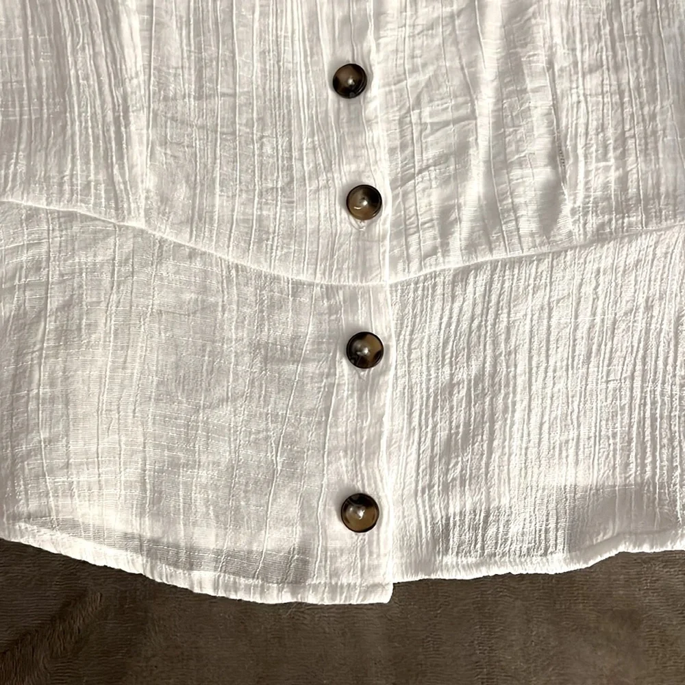 🌸 Women Blouse. Perfect for Summer - Picture 5 of 6